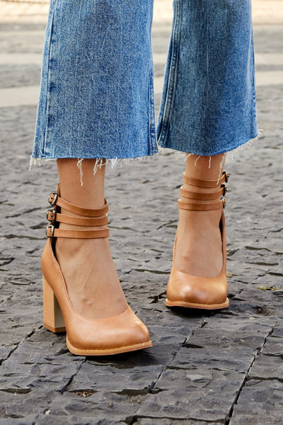 Casilda | Sandali lisci con cinturino alla caviglia e tacco largo