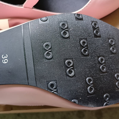 Annick – L’eleganza delicata per i tuoi piedi sensibili